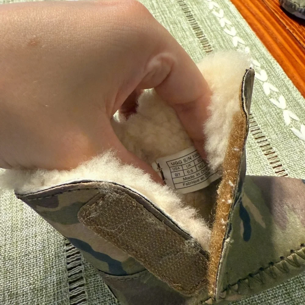 UGG NWOT Camouflage Baby Booties with Fur Lining -Size 0/1